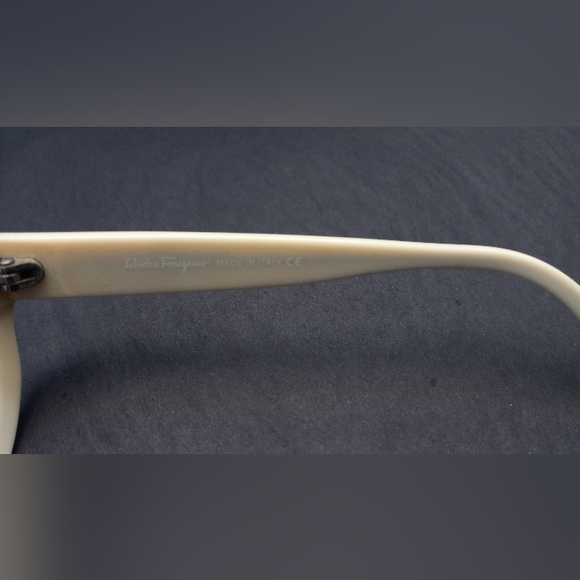 Salvatore Ferragamo Round Off Jackie O Sunglasses Oversized - Picture 11 of 12